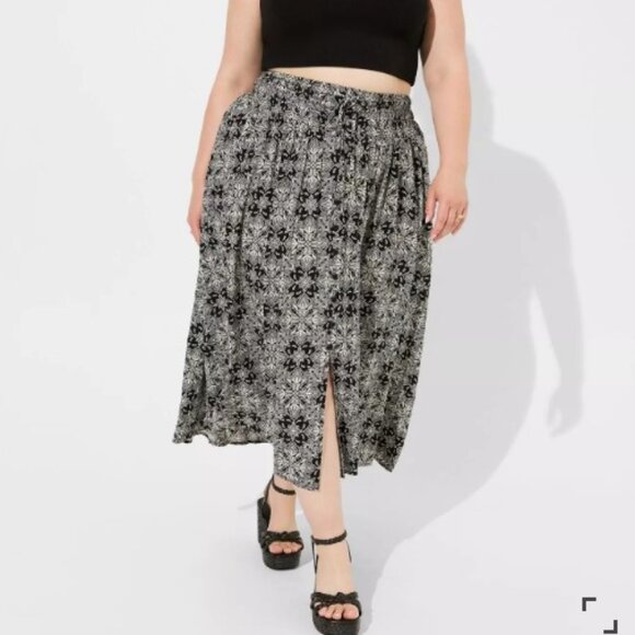 Torrid size 4 Bandana Paisley Maxi Challis Smocked Waist Tie Skirt - Picture 1 of 10